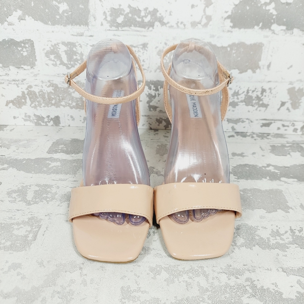 New Steve Madden Shapely In Tan Patent Cream Wedge Sandal  W17 - Picture 3 of 14